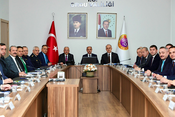 Ordu'da İçişleri Bakan Yardımcısı Aktaş başkanlığında sahipsiz sokak hayvanları toplantısı