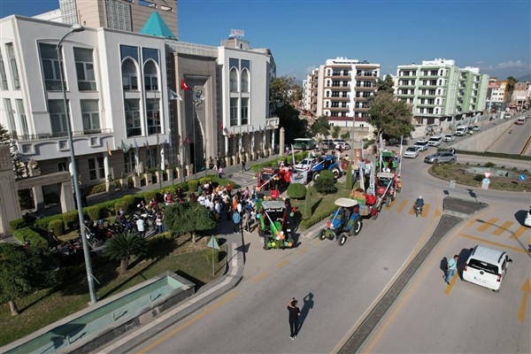 Osmaniye Yerfıstığı Festivali'nde araçlı şehir turu yapıldı