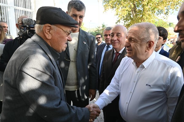 Özdağ, Aydın'ın Sultanhisar ilçesini ziyaret etti