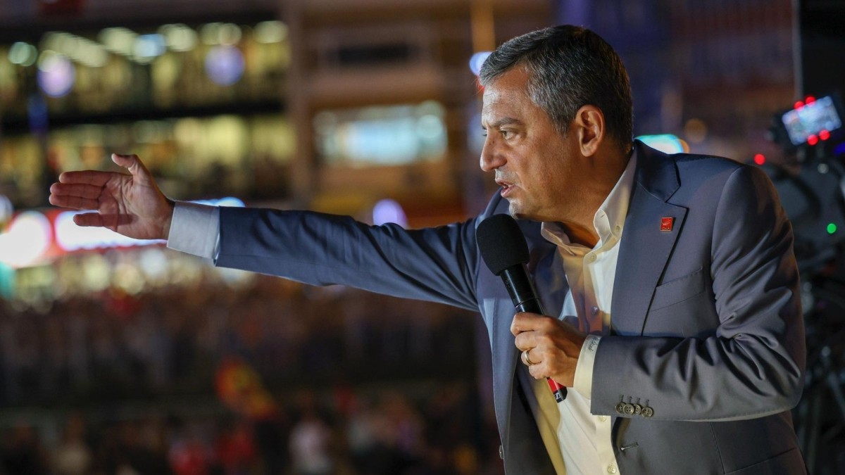 Özgür Özel’den komisyon açıklaması: ‘Suriye’deki gelişmelerin ardından zamana yayan, harekete geçmeyen bir pozisyon var’