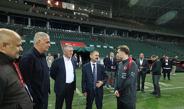 Tarihi maç öncesi Milli Takım'a moral verdiler