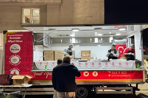 Ümraniye'de her gün sıçak çorba ikramı