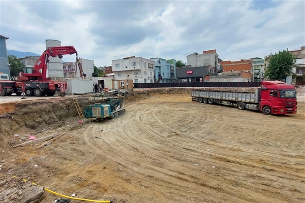 Yıldırım Belediyesi'nden kapalı pazar yeri çalışmaları